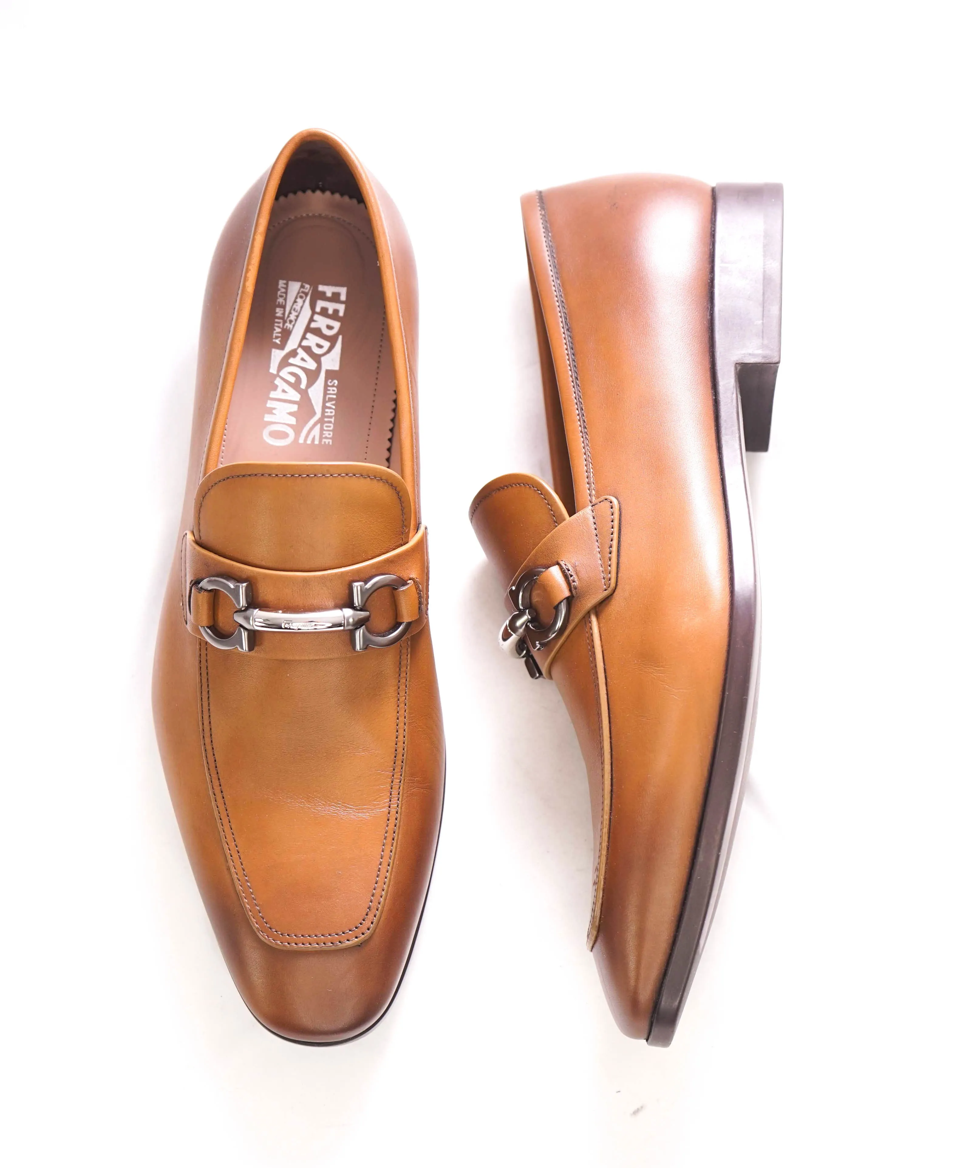 $850 SALVATORE FERRAGAMO - "BENFORD" Black Logo Bit Front Loafer - 9.5 E US
