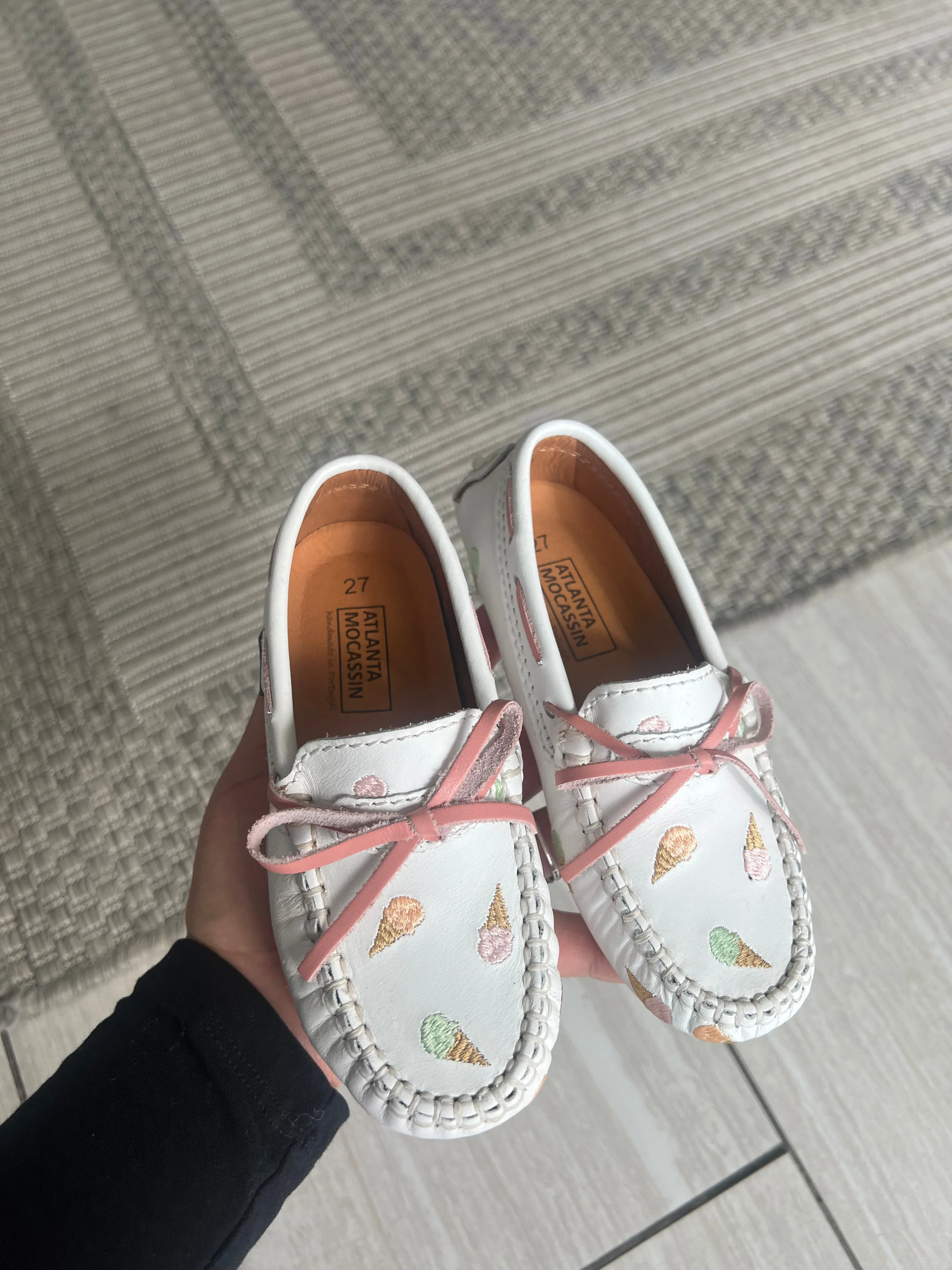 Atlanta Mocassin White Ice Cream Printed Bow Loafer