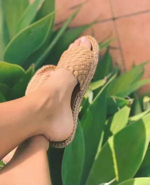 CHRISSY // Woven espadrille slides // Natural