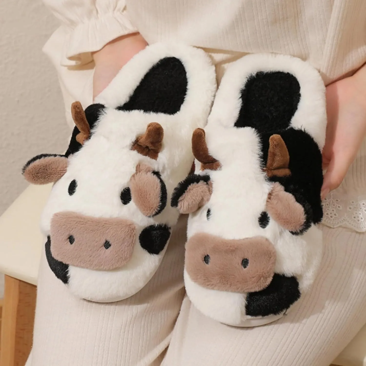 Cow Slippers for Women Men Indoor Cute Cotton Plush Home Couple Slippers Comfy Slides Outdoor Warm Winter Bedroom House Slippers Shoes Cozy Slip On Non-Slip Fuzzy Slippers