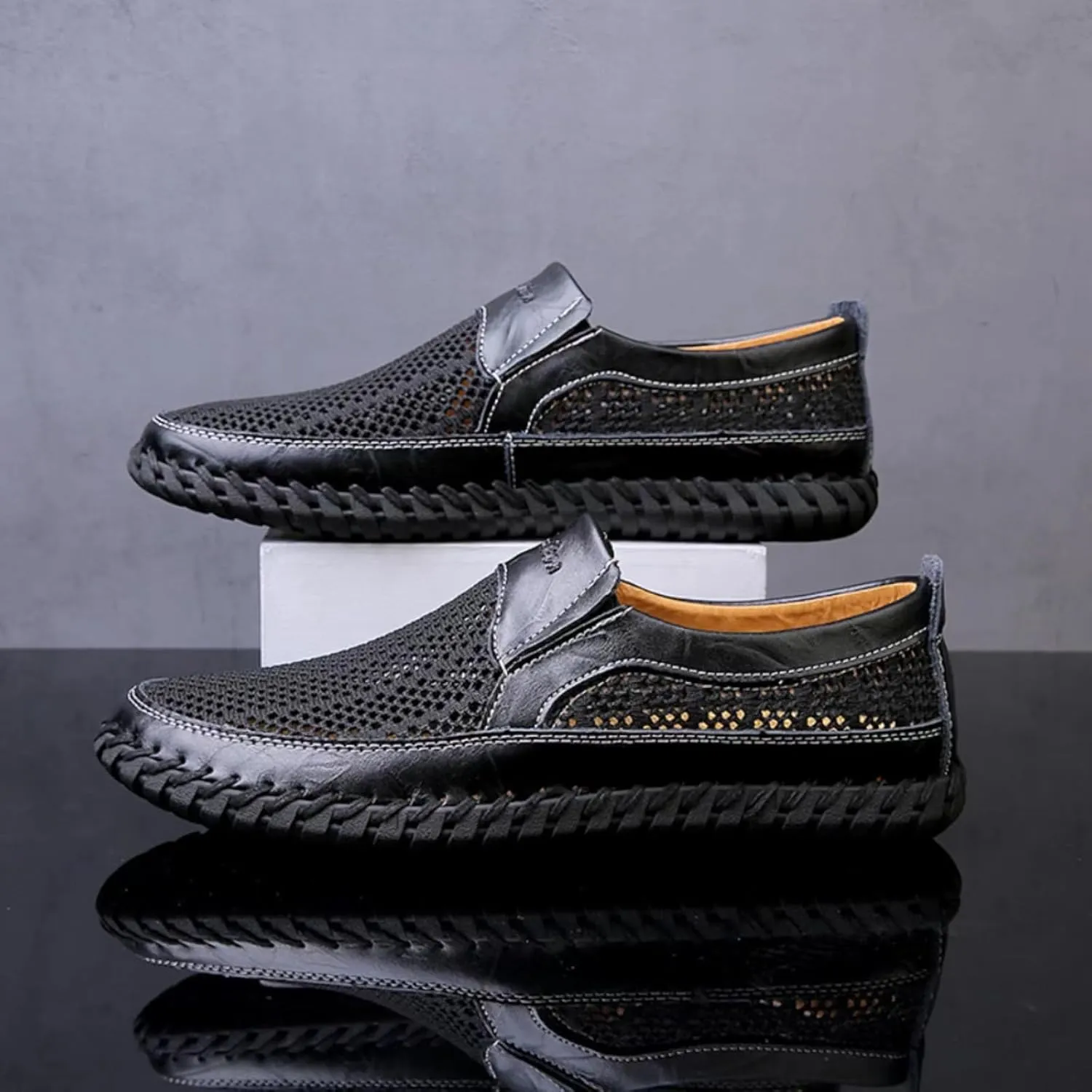 Mens Hollow Mesh Slip-On Loafers Handmade Soft Non-Slip Sole Casual Round Toe Breathable Outdoor Walking Driving Flats Sandals