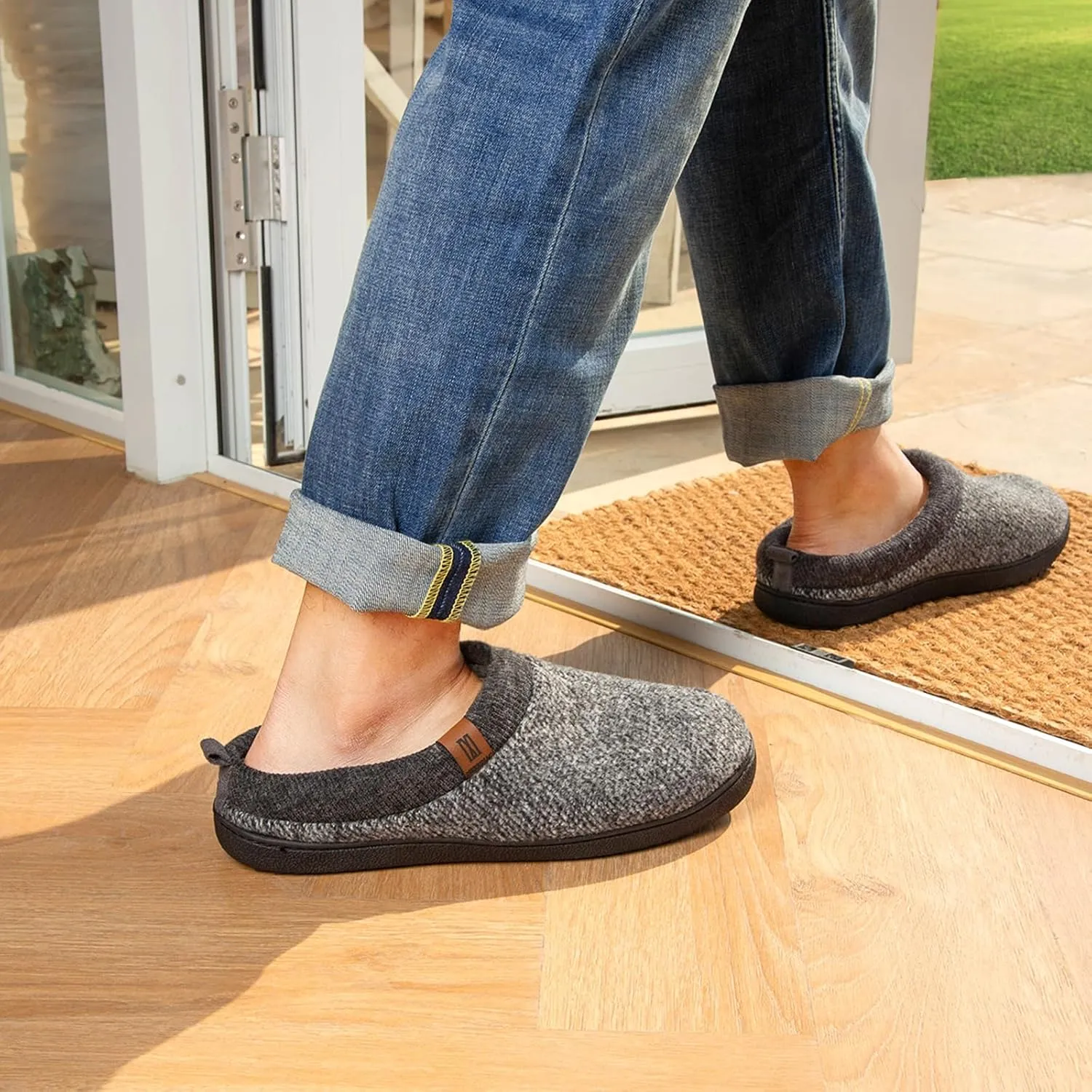 MERRIMAC Men's Slip on Slippers Comfy Memory Foam Non Slip Indoor House Shoes