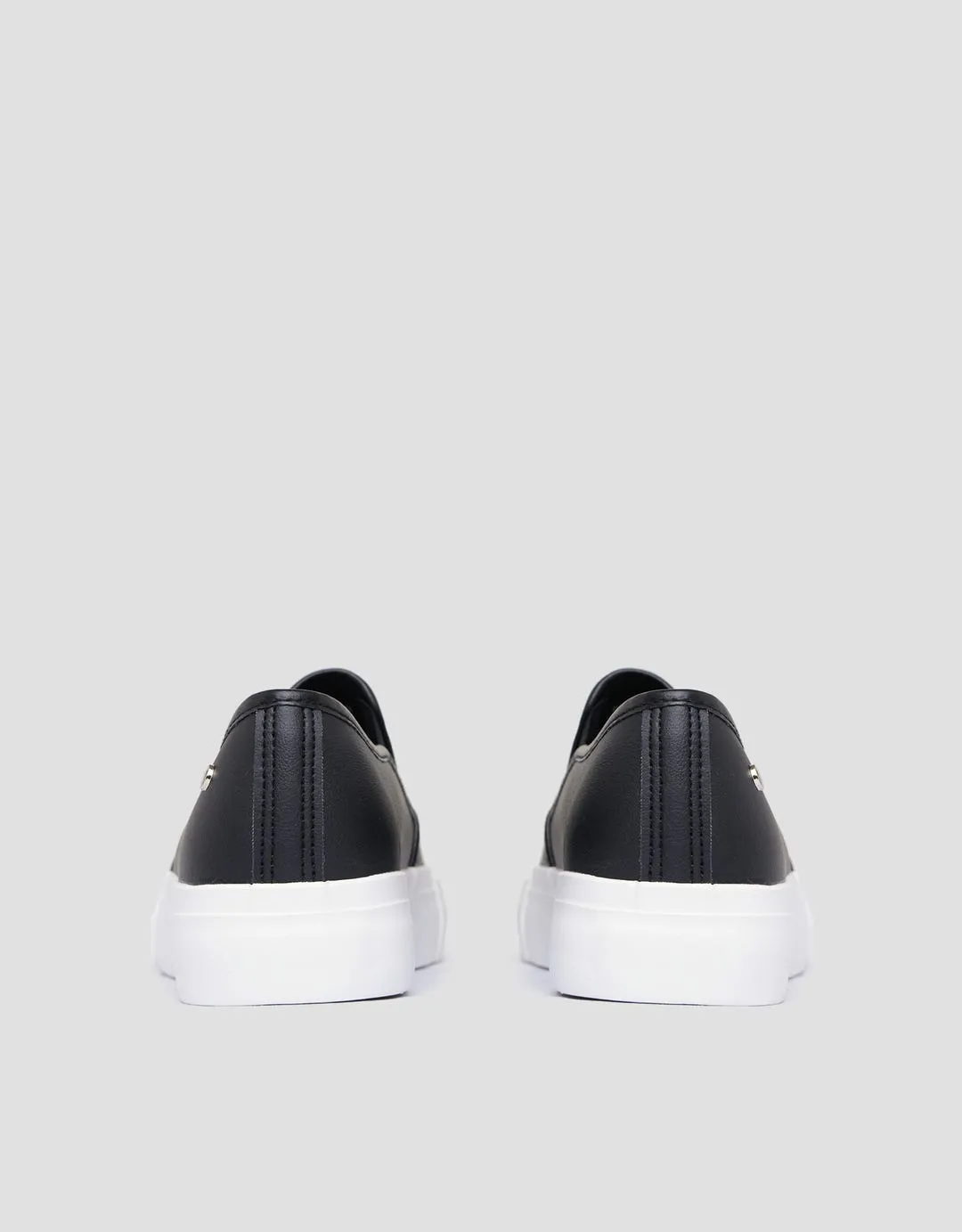 Nevada Nomi Slip On Wanita