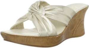 Onex Women's Puffy Wedge Sandal,Platinum,9 M US