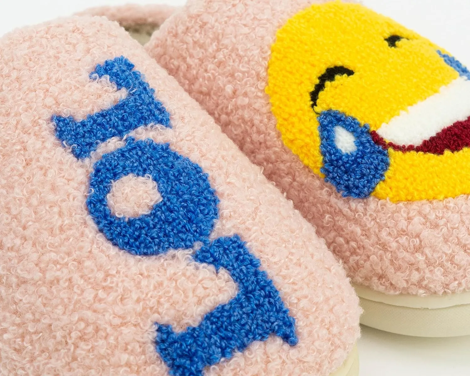 Smiley Face Slippers for Women Soft Plush Lightweight Cozy Indoor and Outdoor Slippers Slip-on House slippers, Slippers for Men Slip-on Anti-Skid Sole Smiley Slippers for girls Cute and Cumfy