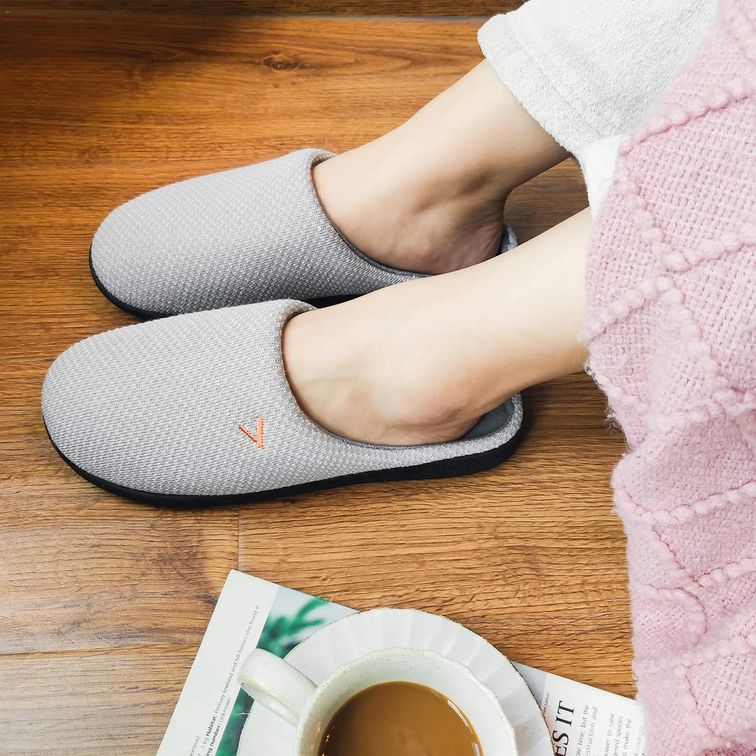 VONMAY Women's Slip On Slippers Warm Two-Tone Memory Foam House Shoes Lightweight Non-Slip Indoor Outdoor